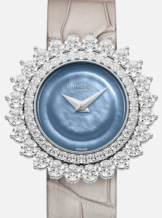 Montre femme Universal Genève Disco Mini Lace avec cadran bleu, lunette sertie et bracelet ivoire