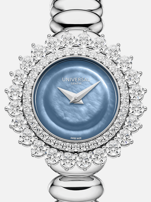 Montre Universal Genève Disco Mini Lace avec cadran nacré bleu et bracelet ovale serti de diamants en acier